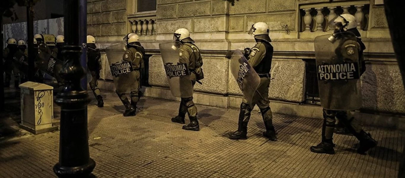 Επέτειος Πολυτεχνείου: Δύο αστυνομικοί τραυματίστηκαν στα Εξάρχεια - 33 συλλήψεις και 53 προσαγωγές
